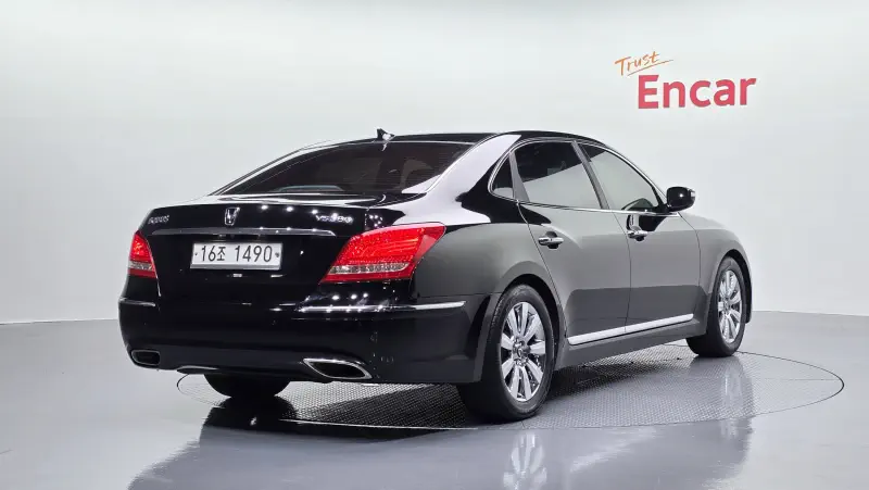 Hyundai Equus