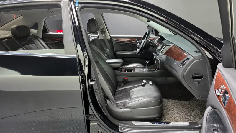 Hyundai Equus