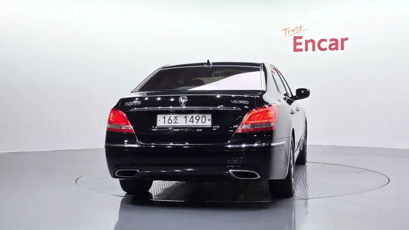 Hyundai Equus