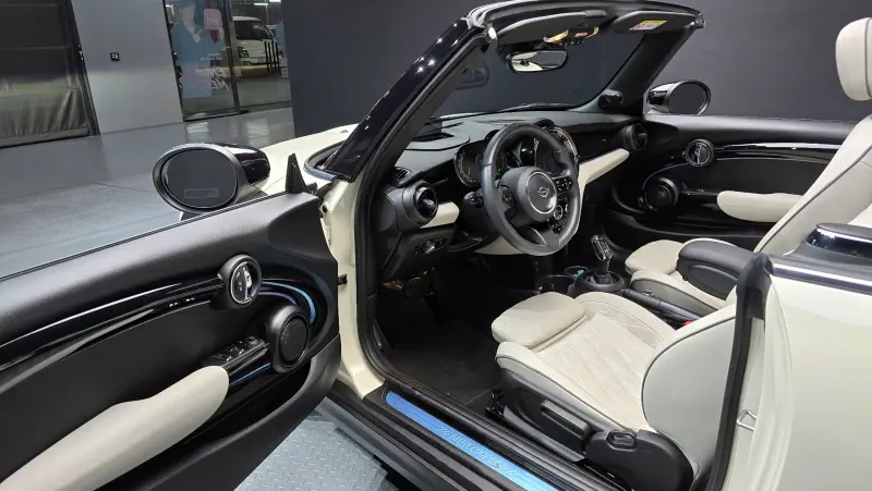 MINI Cabrio