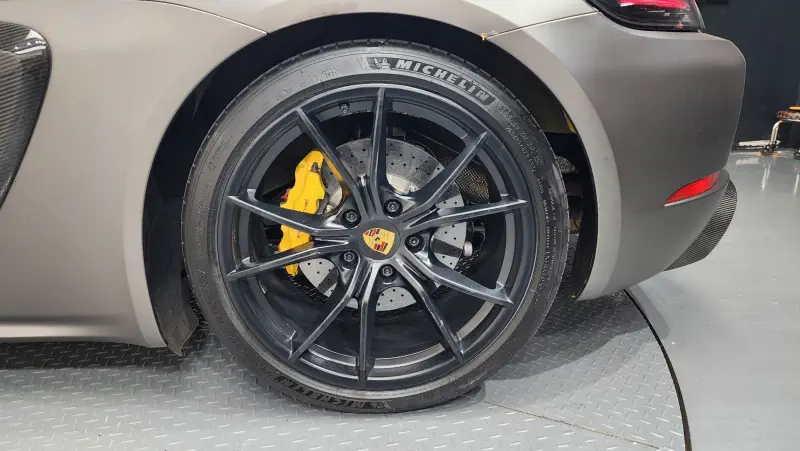 Porsche Cayman