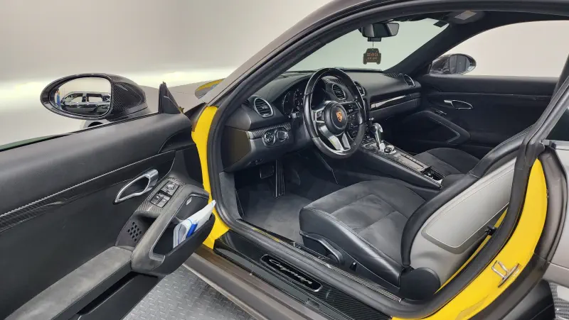 Porsche Cayman