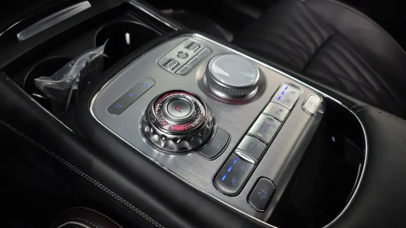 Genesis G90