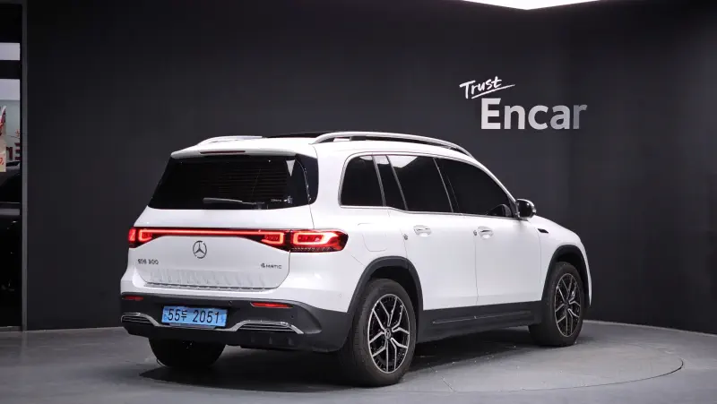 Mercedes-Benz EQB