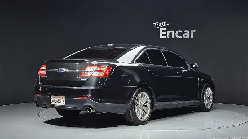 Ford Taurus