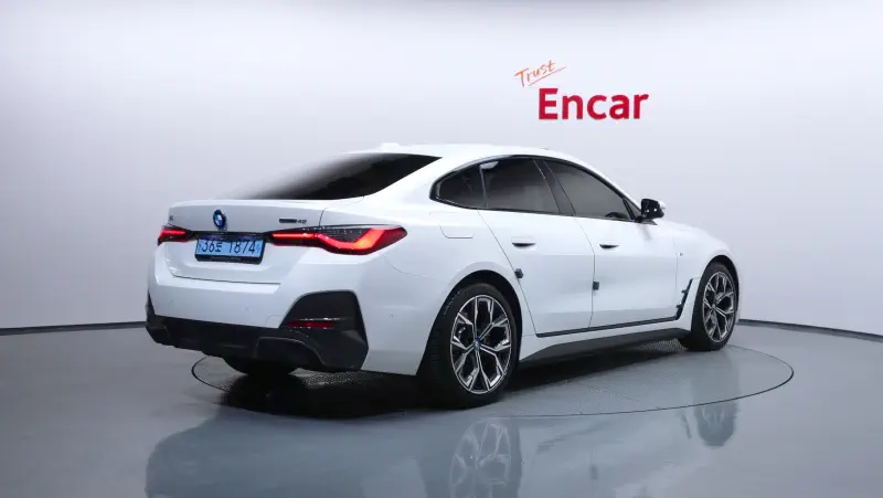 BMW i4