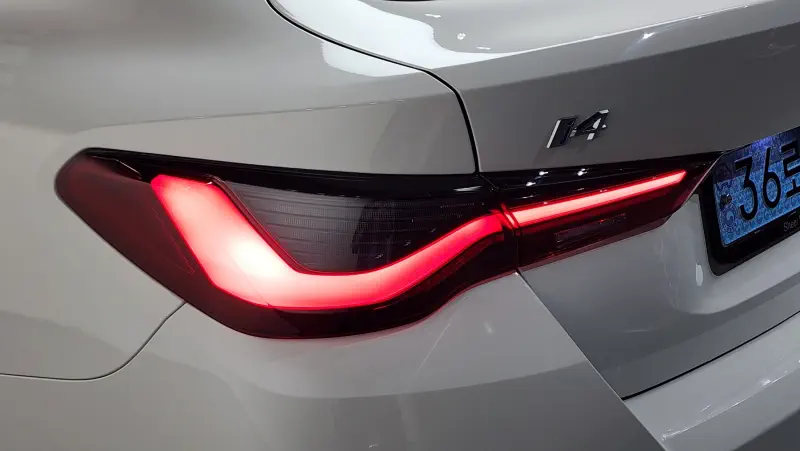 BMW i4