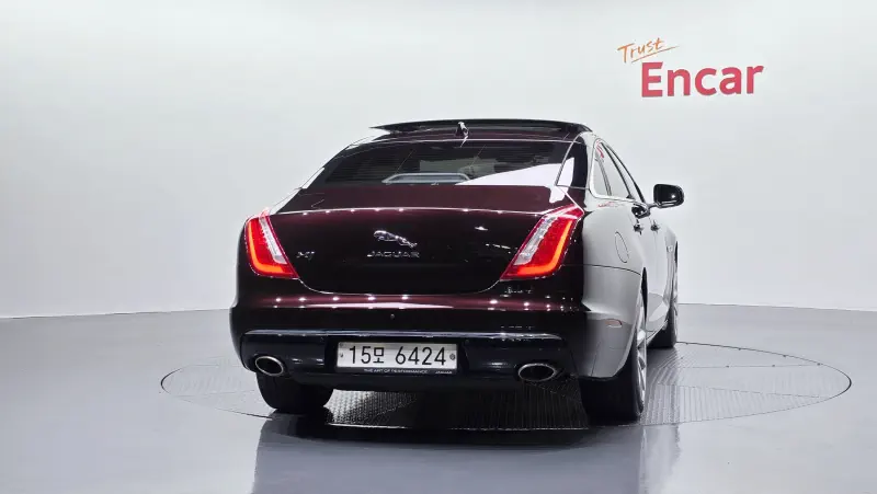 Jaguar XJ