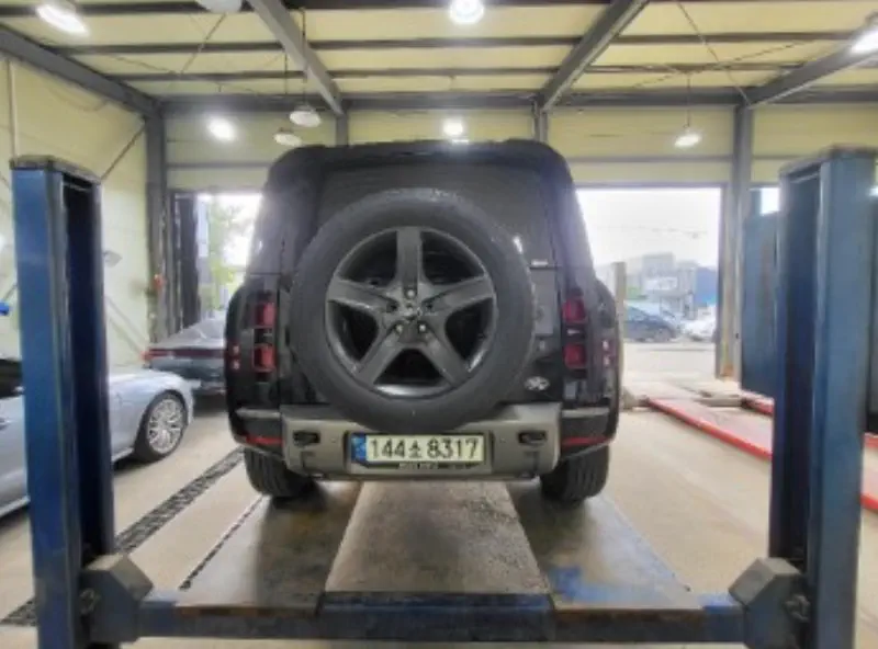 Land Rover Defender