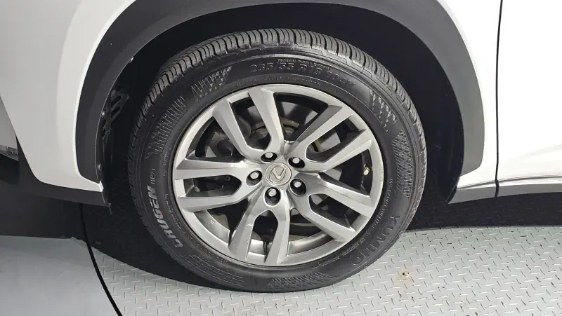 Lexus NX300h