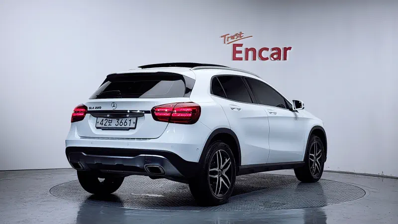 Mercedes-Benz GLA-Class