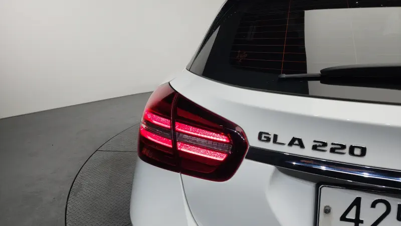 Mercedes-Benz GLA-Class