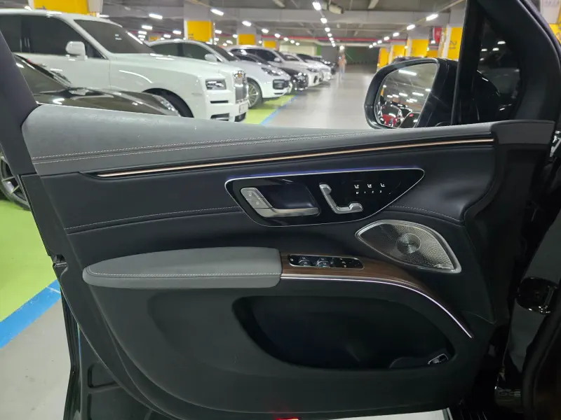 Mercedes-Benz EQS SUV