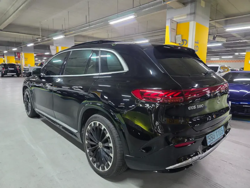 Mercedes-Benz EQS SUV