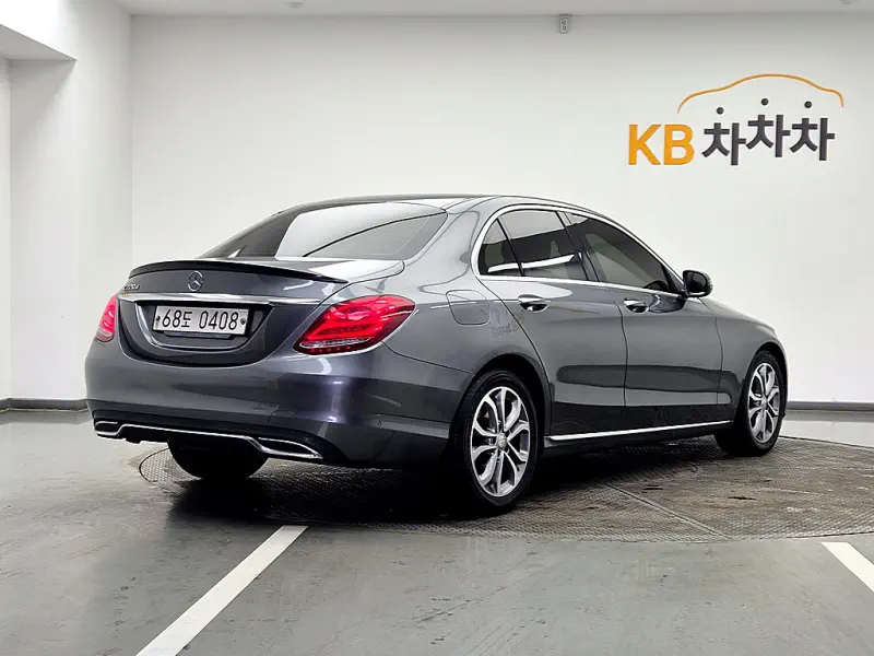 Mercedes-Benz C-Class