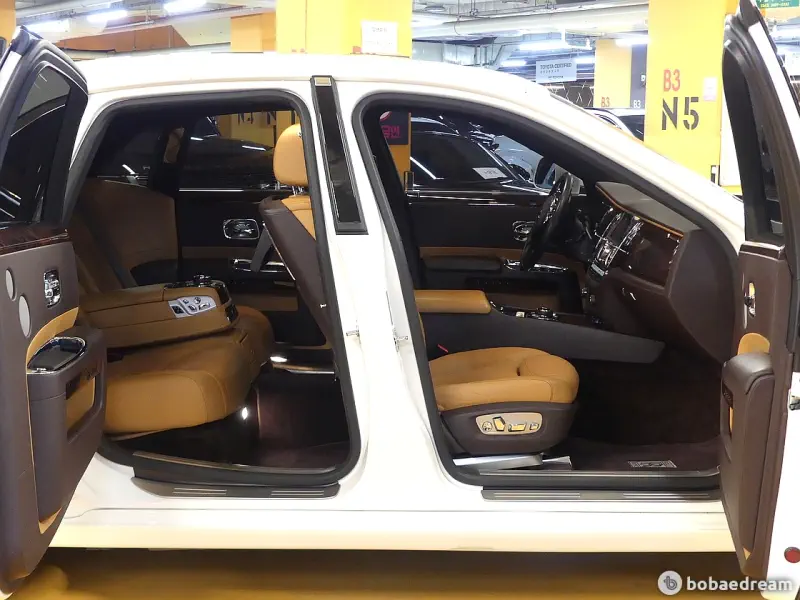 Rolls-Royce GHOST