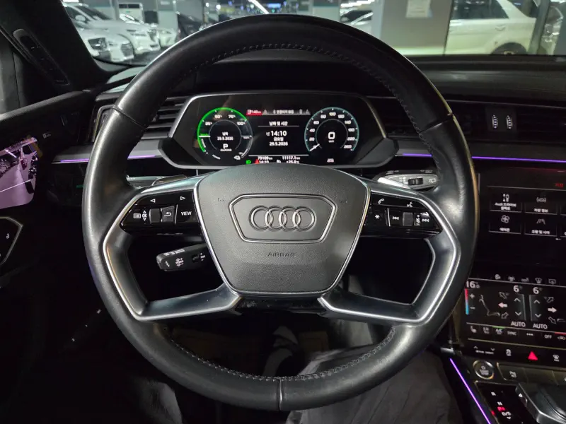 Audi e-tron