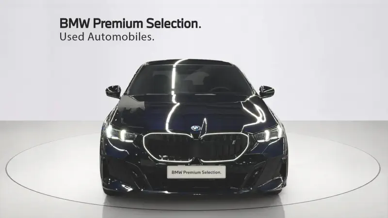 BMW i5