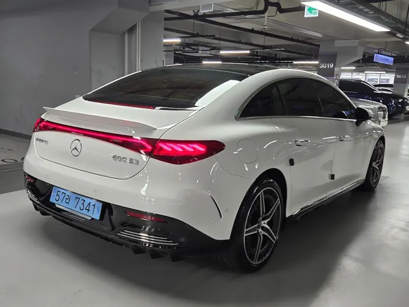 Mercedes-Benz EQE