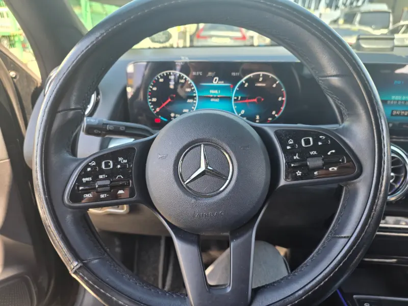 Mercedes-Benz GLB-Class