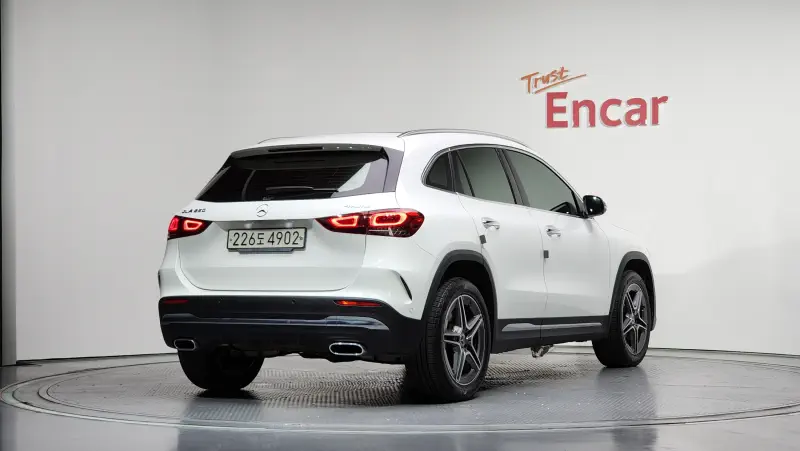 Mercedes-Benz GLA-Class