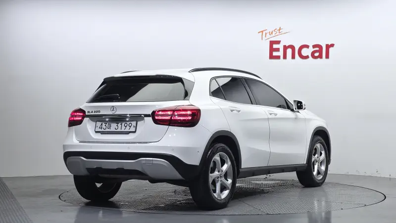 Mercedes-Benz GLA-Class