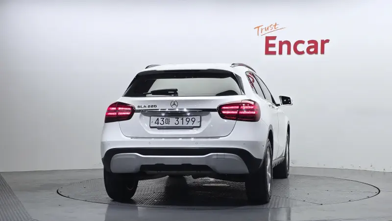 Mercedes-Benz GLA-Class
