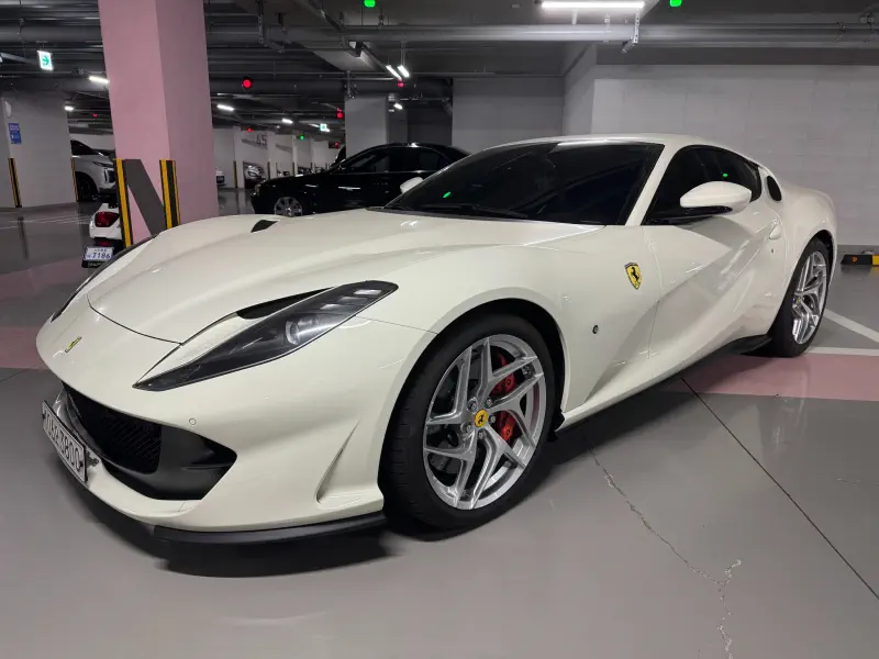 Ferrari 812