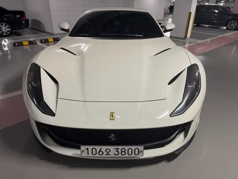 Ferrari 812