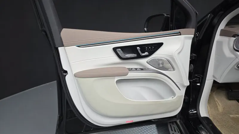 Mercedes-Benz EQS SUV