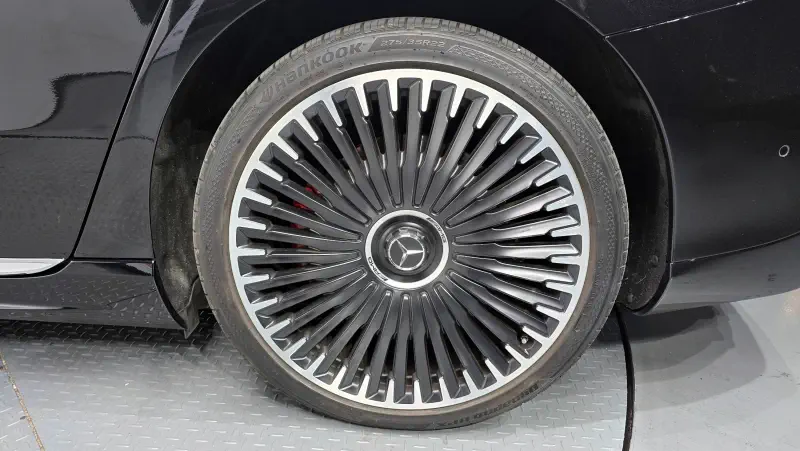 Mercedes-Benz EQS