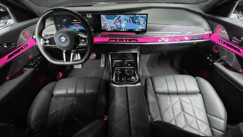 BMW i7