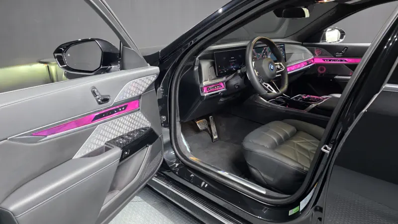 BMW i7