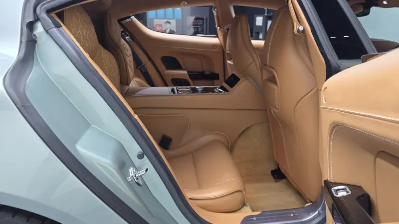 Aston Martin Rapide