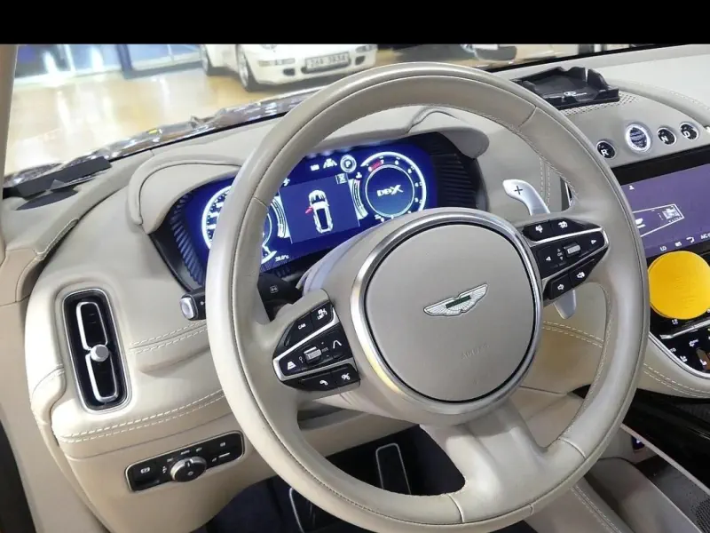 Aston Martin DBX