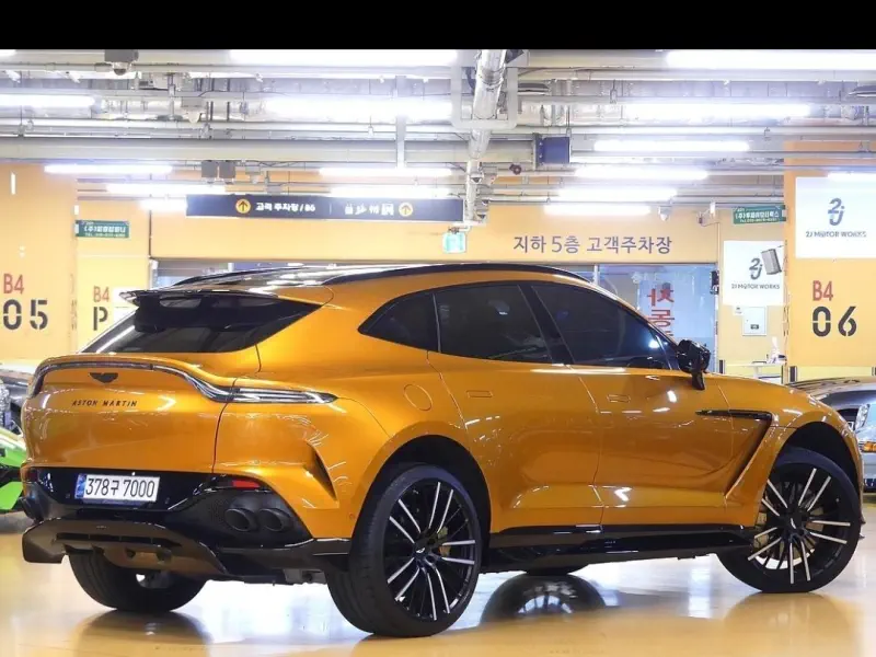Aston Martin DBX