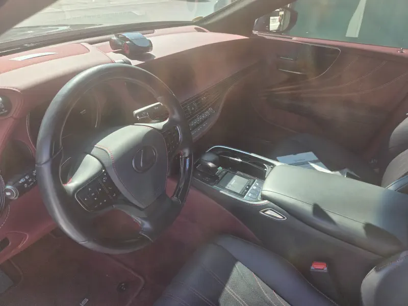 Lexus LS