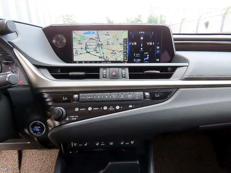 Lexus ES300h
