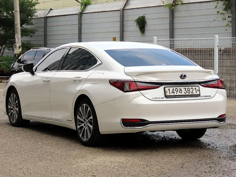 Lexus ES300h