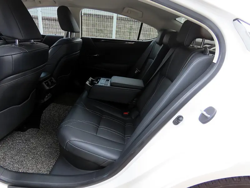 Lexus ES300h