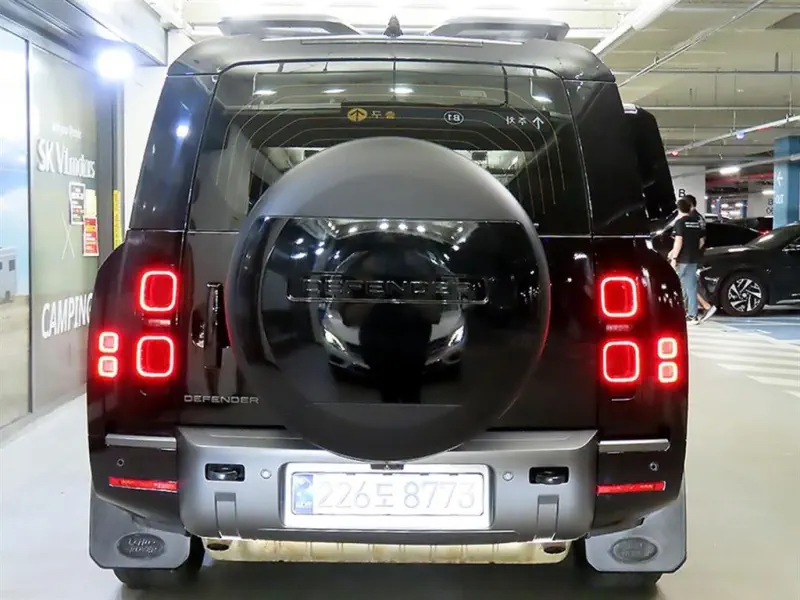 Land Rover Defender