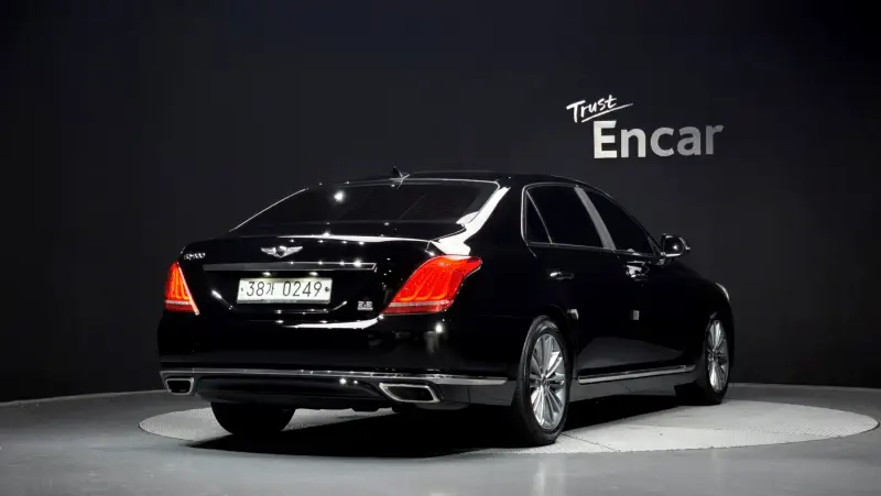 Genesis EQ900
