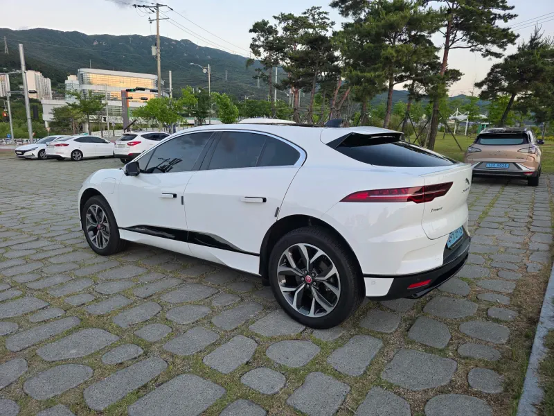Jaguar I-Pace