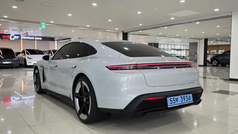 Porsche Taycan