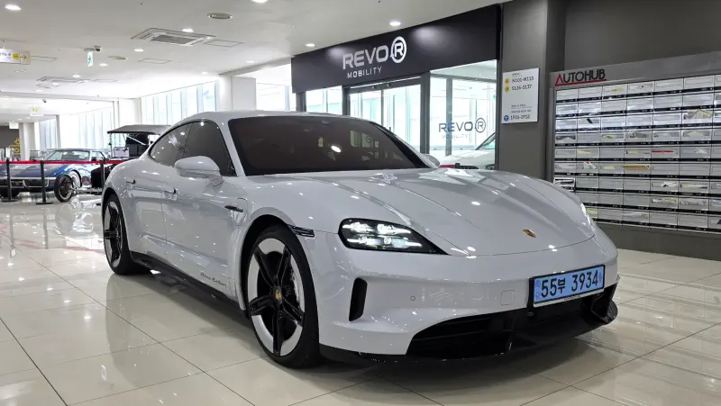 Porsche Taycan
