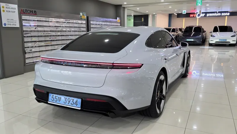 Porsche Taycan