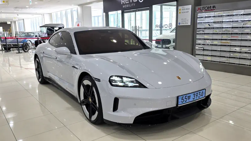 Porsche Taycan