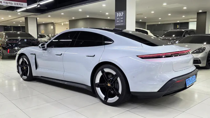 Porsche Taycan