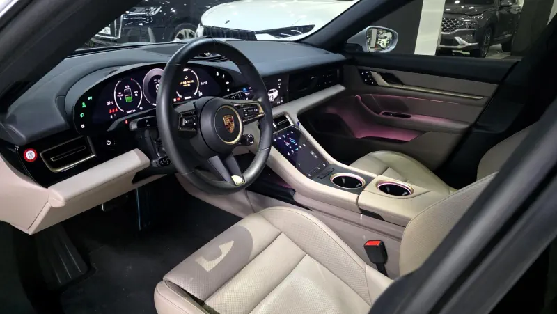 Porsche Taycan