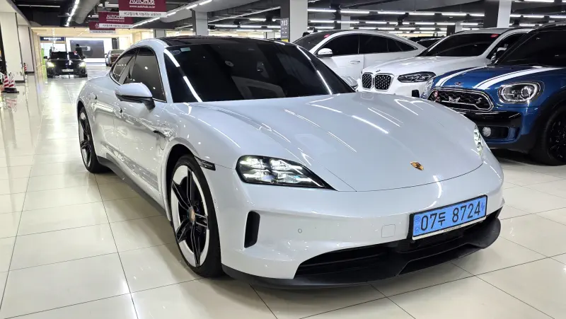 Porsche Taycan